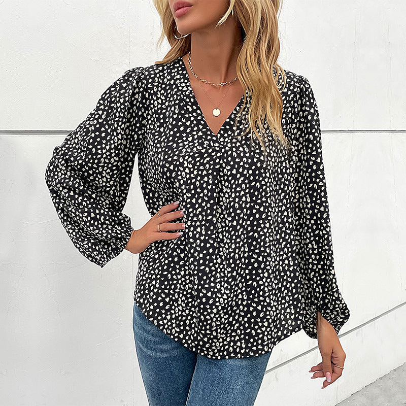 Blouse for women with puff sleeves and a modern leopard print Lune London