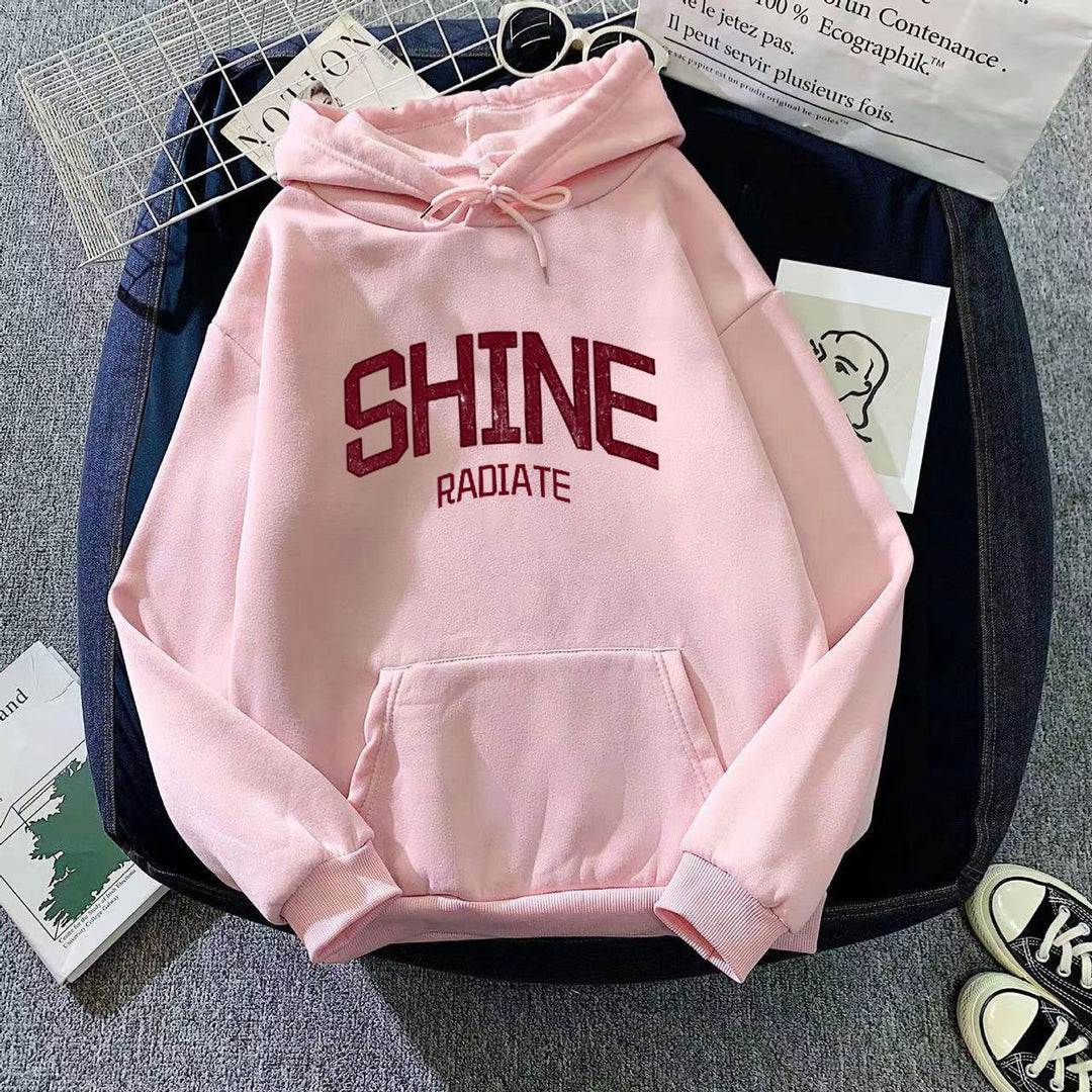 Women's hoodie with eye-catching lettering Chic & Stil