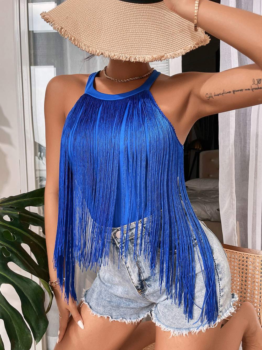 Women's Top with Fringe and Halterneck Design Chic und Stil