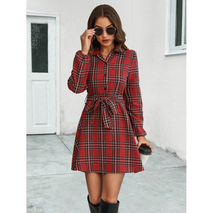 Chic und Stil | Women's Shirt Dress with Checked Pattern and Tie Belt