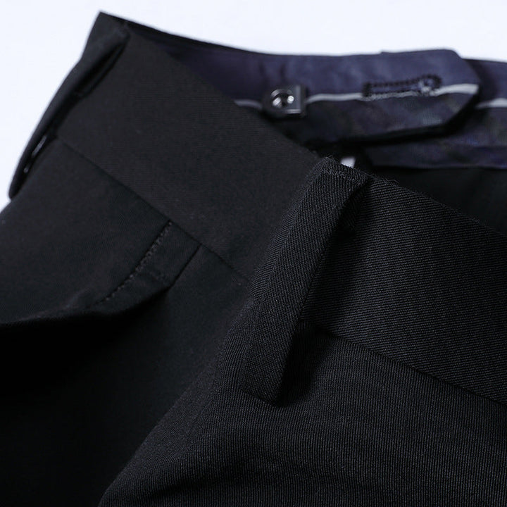 Elegant suit trousers for men with a slim fit and functional pockets Lune London
