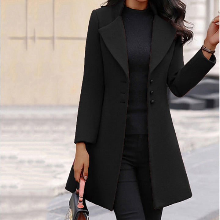 Ladies Elegant and modern long coat with structured collar Lune London