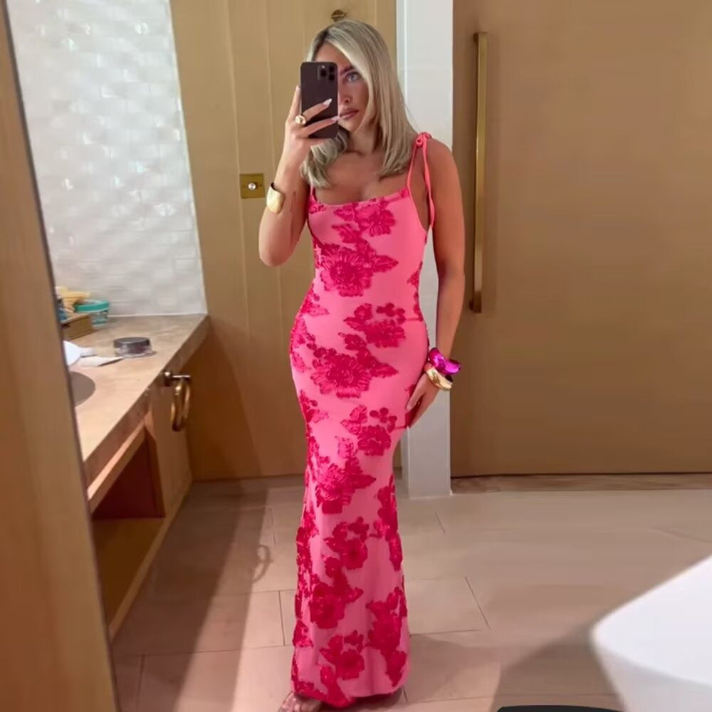 Maxi dress for women with floral lace pattern and adjustable straps Lune London