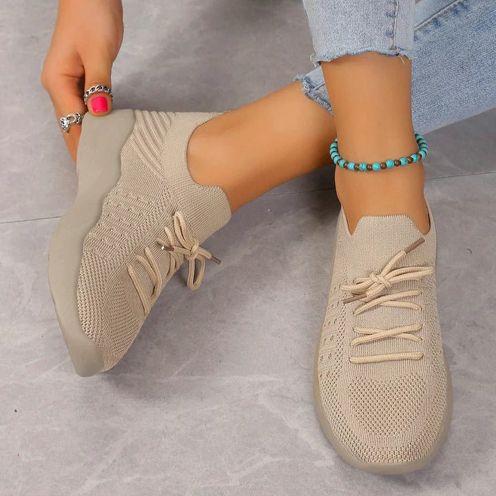 Chic und Stil | Lightweight Orthopedic Sneakers