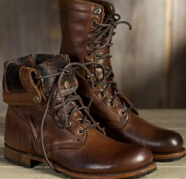 Women's leather boots – flexible fit, soft lining, all-day comfort.