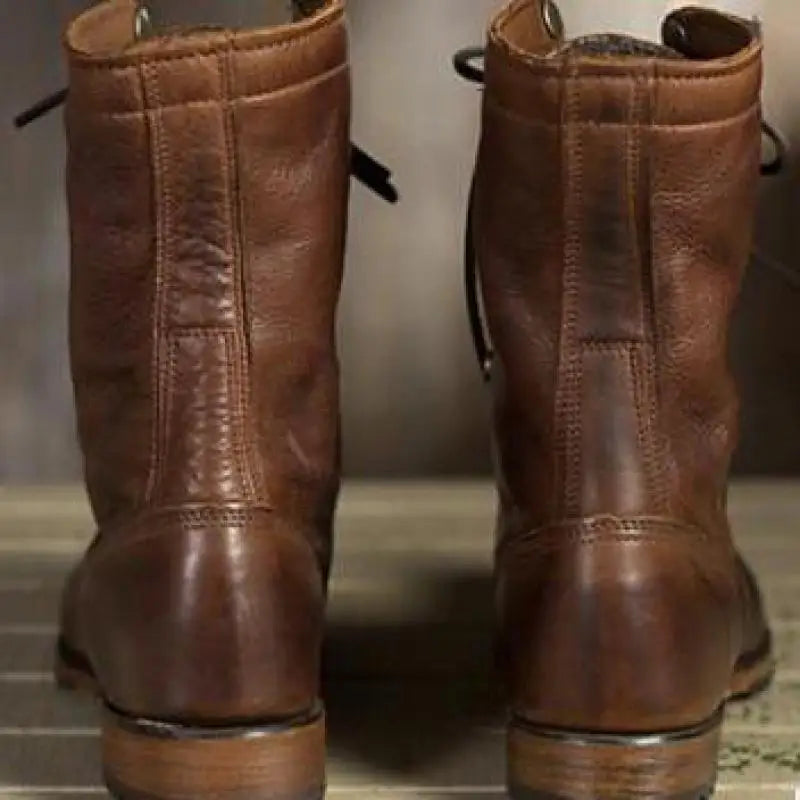 Women's leather boots – flexible fit, soft lining, all-day comfort.