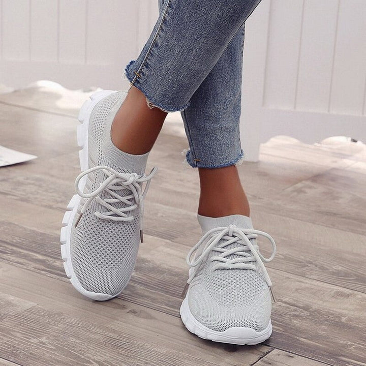 Chic und Stil | Orthopedic Elegance Sneakers