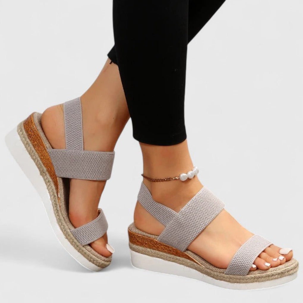https://cdn.shopify.com/s/files/1/0878/4406/1529/files/Z8V9Sandali-da-donna-di-moda-2023-nuova-estate-Casual-sandali-Open-Toe-Outdoor-Plus-Size-scarpe_2_720x-Photoroom.jpg?v=1776769780