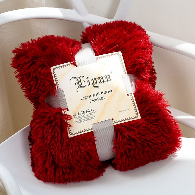 Faux Fur Throw Blanket with Soft Plush Long Pile Shaggy Texture for Cosy Bedding