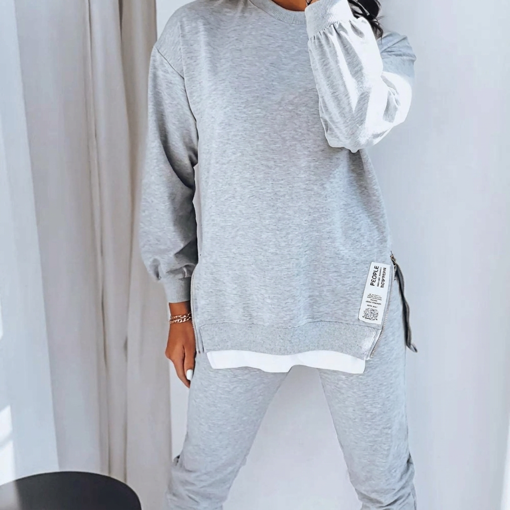 Women’s Cozy Tracksuit Set – Long Sleeve & Fitted Pants