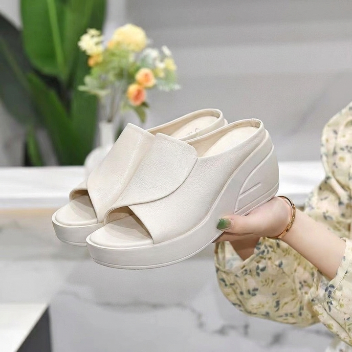 Women’s Soft Wedge Sandals