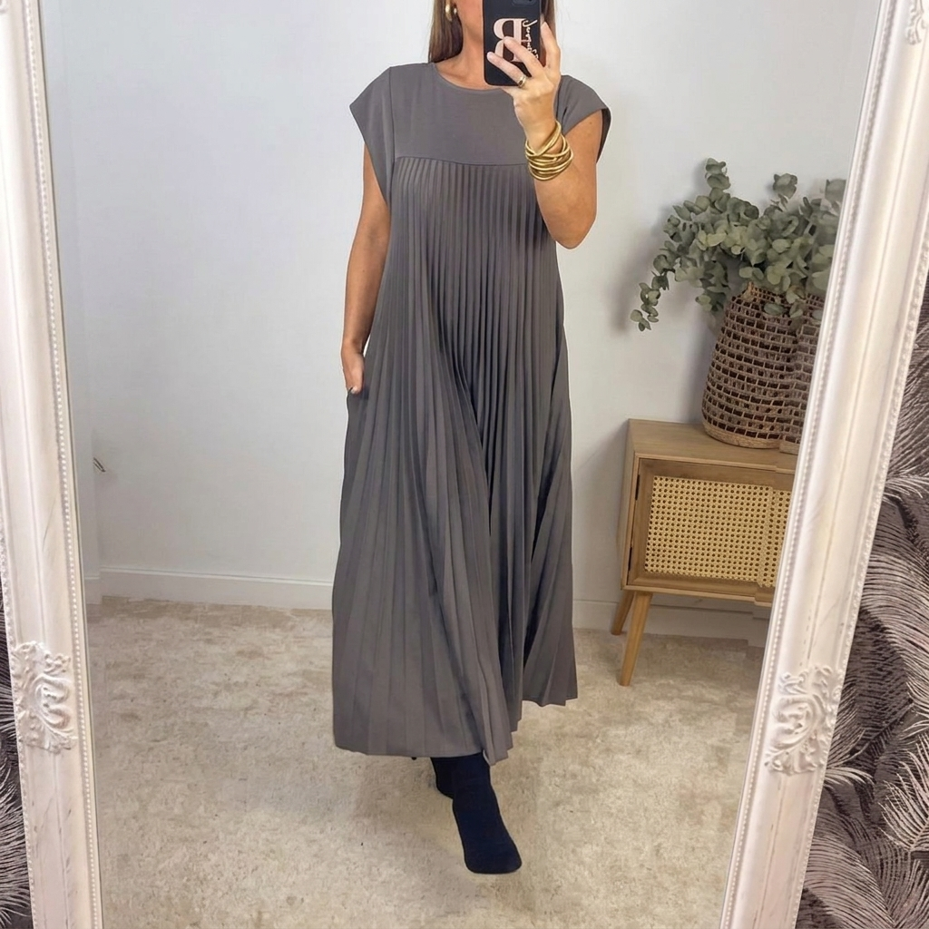 Women’s Short Sleeve Pleated Long Dress