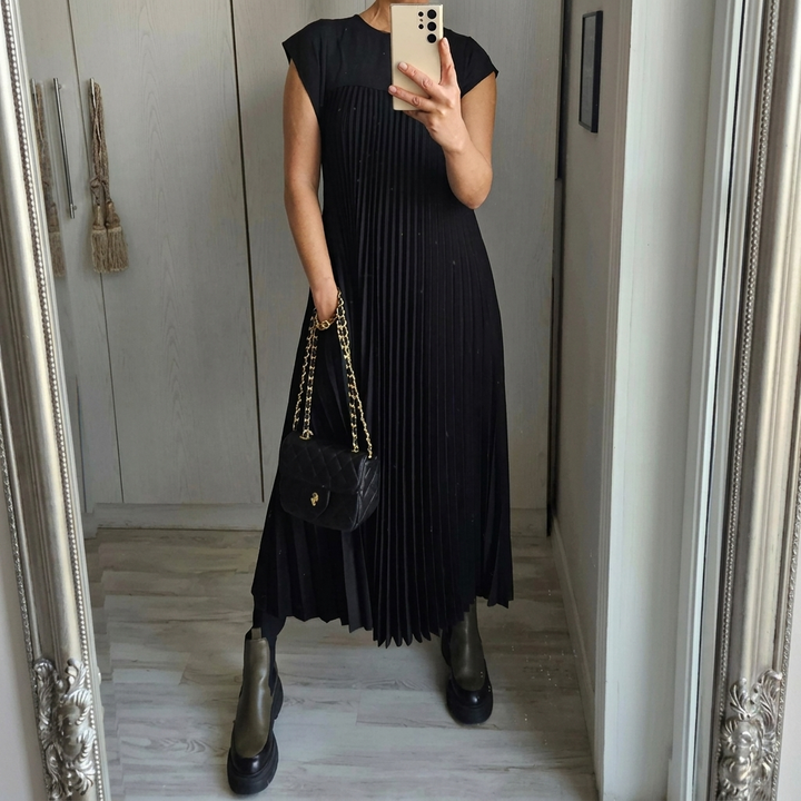 Women’s Short Sleeve Pleated Long Dress
