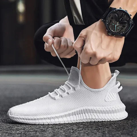 Lightweight Cushioned Men's Shoes with Arch Support and a Sleek Everyday Look