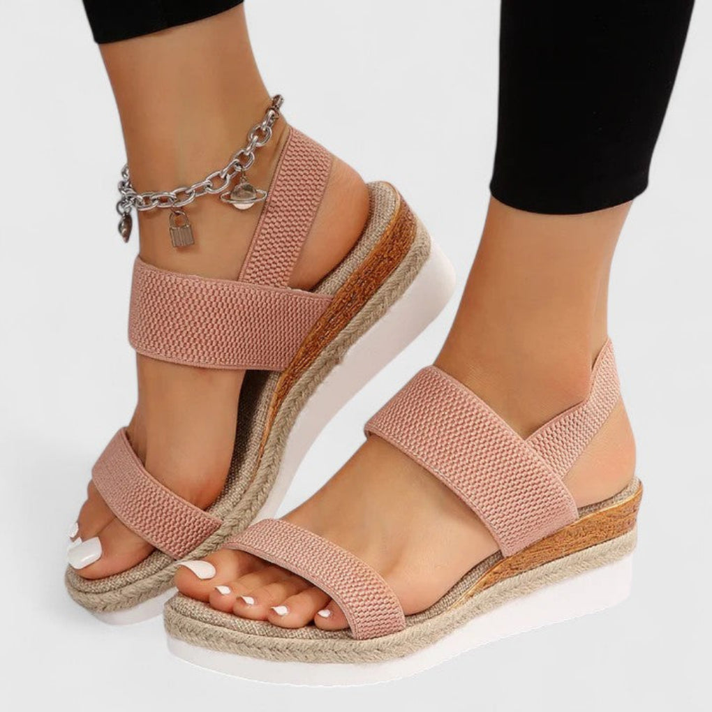 https://cdn.shopify.com/s/files/1/0878/4406/1529/files/wau0Sandali-da-donna-di-moda-2023-nuova-estate-Casual-sandali-Open-Toe-Outdoor-Plus-Size-scarpe_4_720x-Photoroom.jpg?v=1776769781