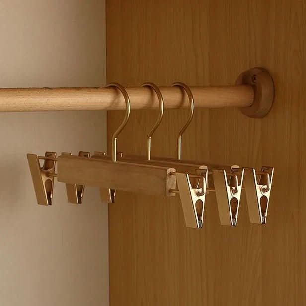 Wooden Hangers with Shoulders and Bar for Suits and Coats